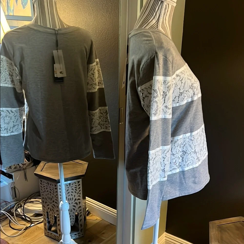 NWT. Karl Lagerfeld, size small, Gray and White Lace Panel Women's Top - Picture 9 of 13
